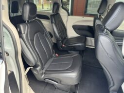 
										2024 Chrysler Pacifica Touring L Minivan full									