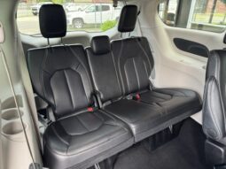 
										2024 Chrysler Pacifica Touring L Minivan full									