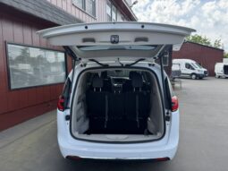 
										2024 Chrysler Pacifica Touring L Minivan full									