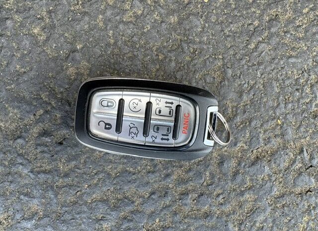 
								2024 Chrysler Pacifica Touring L Minivan full									