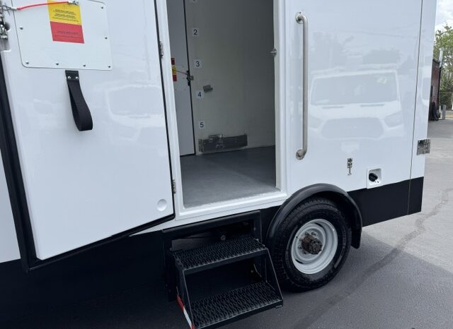 
								2023 Ford E350 Cutaway Van 12ft Box **THERMO KING REEFER** full									