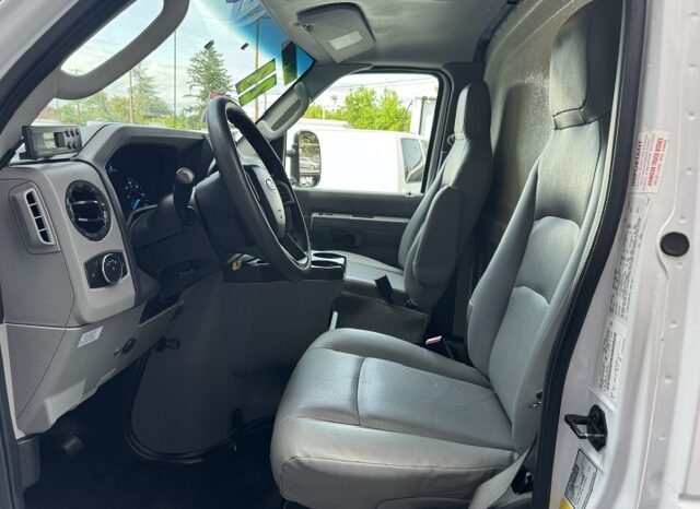 
								2023 Ford E350 Cutaway Van 12ft Box **THERMO KING REEFER** full									