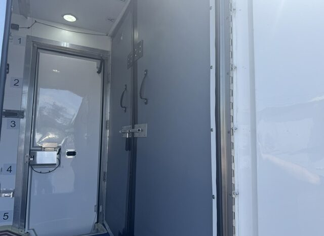 
								2023 Ford E350 Cutaway Van 12 ft Box **THERMO KING REEFER** full									