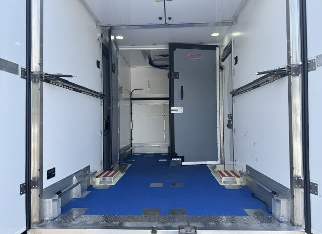 
								2023 Ford E350 Cutaway Van 12 ft Box **THERMO KING REEFER** full									