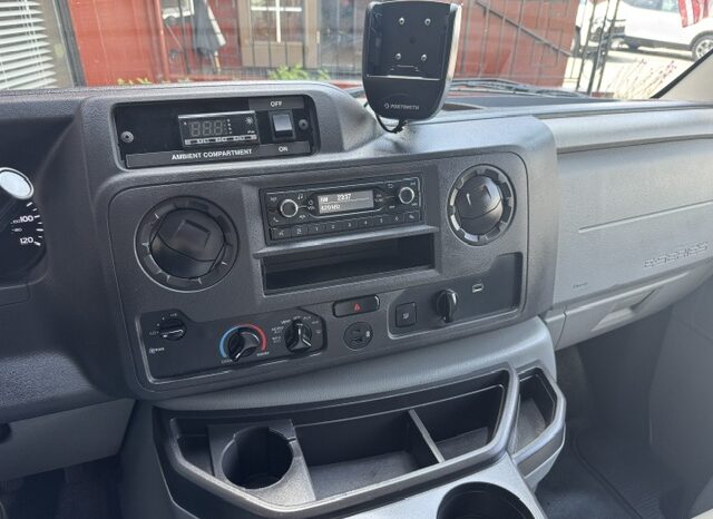 
								2023 Ford E350 Cutaway Van 12 ft Box **THERMO KING REEFER** full									