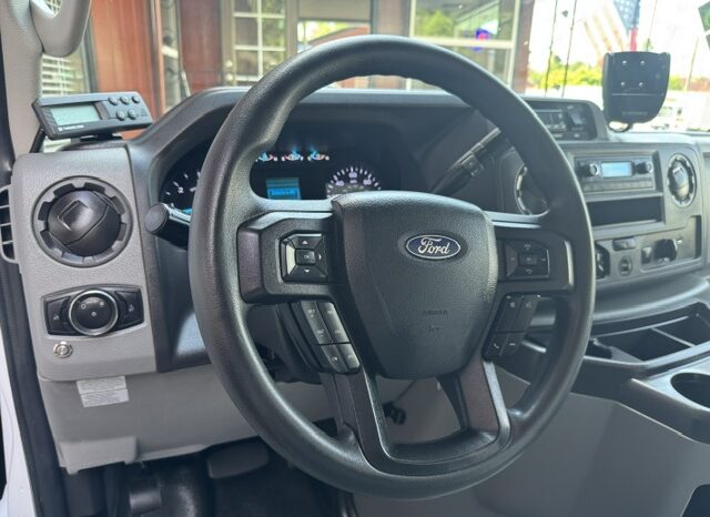 
								2023 Ford E350 Cutaway Van 12 ft Box **THERMO KING REEFER** full									