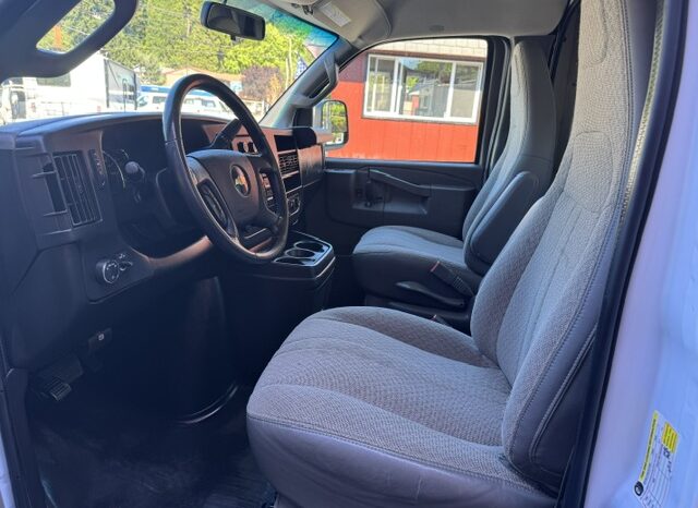 
								2020 Chevrolet Express 3500 Cutaway Van **12ft BOX** full									