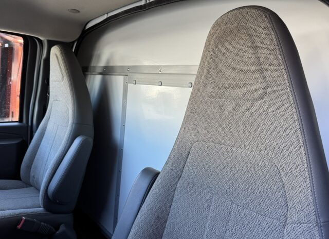 
								2020 Chevrolet Express 3500 Cutaway Van **12ft BOX** full									