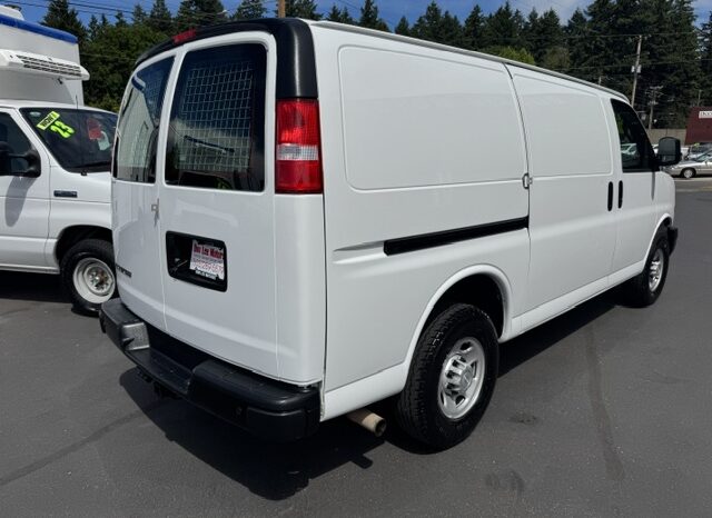 
								2020 Chevrolet Express 2500 Cargo Van full									