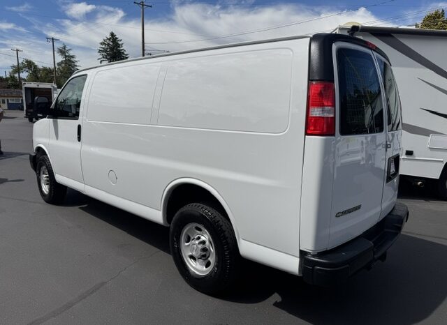 
								2020 Chevrolet Express 2500 Cargo Van full									