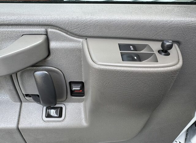 
								2020 Chevrolet Express 2500 Cargo Van full									