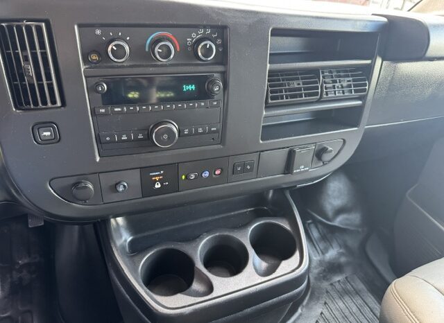 
								2020 Chevrolet Express 2500 Cargo Van full									
