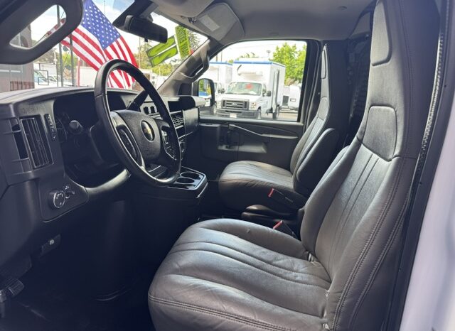 
								2020 Chevrolet Express 2500 Cargo Van full									