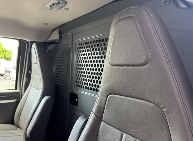 
								2020 Chevrolet Express 2500 Cargo Van full									