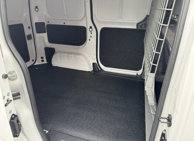
								2020 Nissan NV200 Cargo Van full									