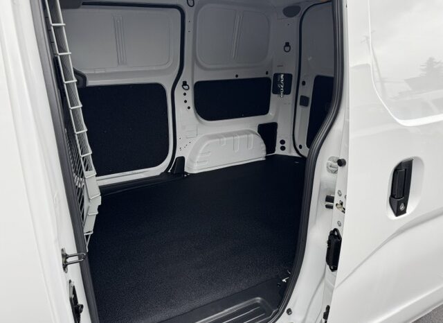 
								2020 Nissan NV200 Cargo Van full									
