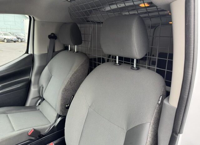 
								2020 Nissan NV200 Cargo Van full									