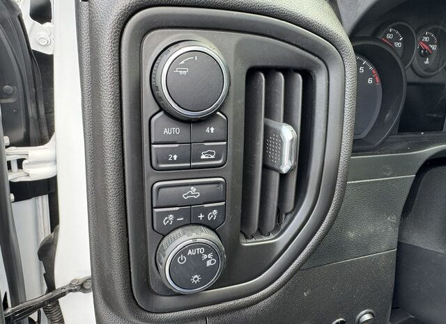 
								2023 Chevrolet Silverado 1500 DOUBLE CAB 4×4 Pickup full									