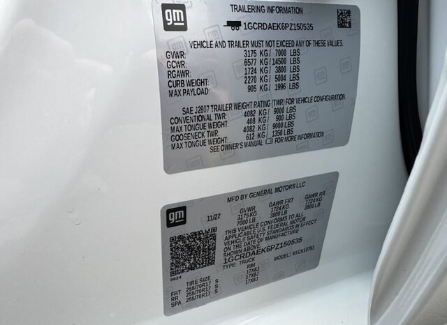 
								2023 Chevrolet Silverado 1500 DOUBLE CAB 4×4 Pickup full									