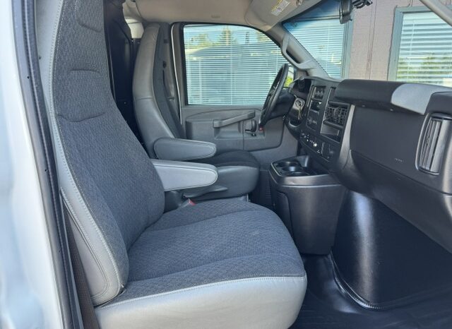 
								2020 GMC Savana 2500 Cargo Van full									