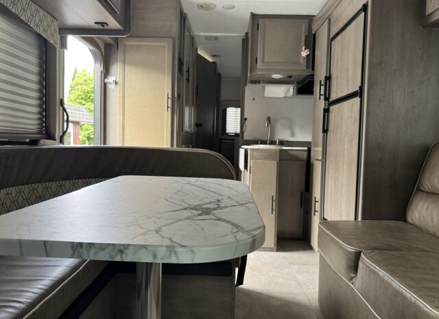 
								2019 Chevrolet Express 4500 Coachmen Freelander 26DS MotorHome full									