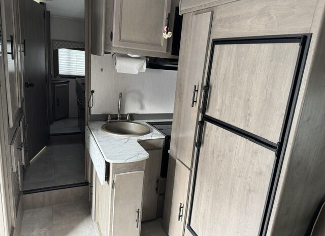 
								2019 Chevrolet Express 4500 Coachmen Freelander 26DS MotorHome full									