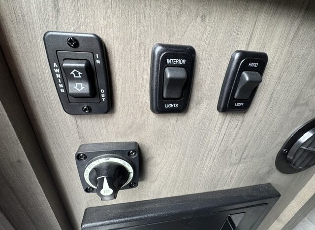 
								2019 Chevrolet Express 4500 Coachmen Freelander 26DS MotorHome full									
