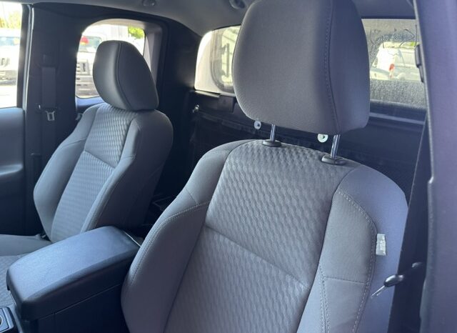 
								2022 Toyota Tacoma Access Cab Pickup full									