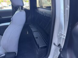 
										2022 Toyota Tacoma Access Cab Pickup full									