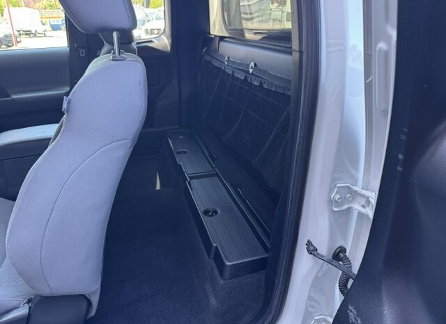 
								2022 Toyota Tacoma Access Cab Pickup full									
