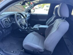 
										2022 Toyota Tacoma Access Cab Pickup full									