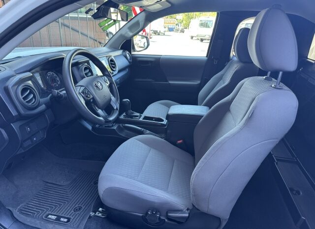 
								2022 Toyota Tacoma Access Cab Pickup full									