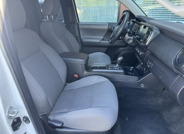 
								2022 Toyota Tacoma Access Cab Pickup full									