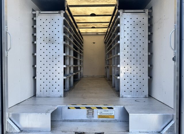 
								2017 Isuzu NPR Tilt Cab **14ft BOX** full									
