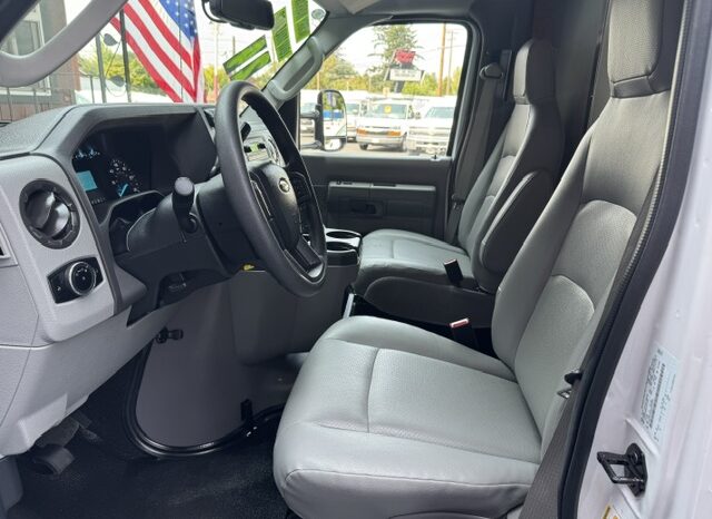 
								2024 Ford E450 Cutaway Van **16ft BOX** full									