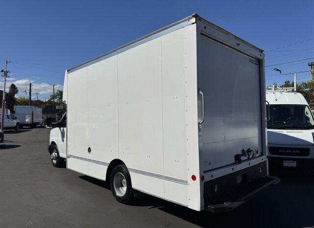 
								2021 Chevrolet Express 3500 Cutaway Van **14ft BOX** full									