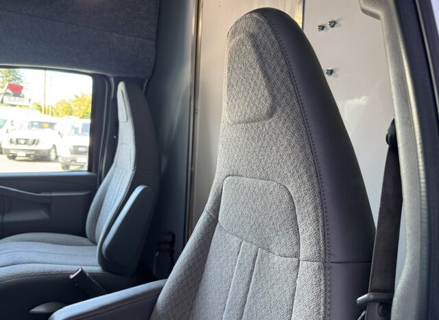 
								2021 Chevrolet Express 3500 Cutaway Van **14ft BOX** full									