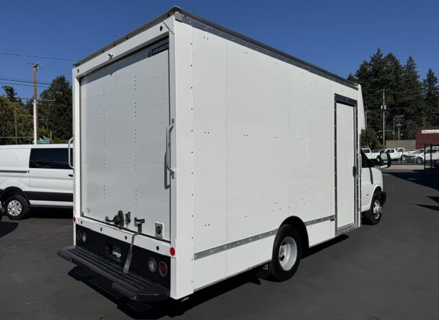 
								2021 Chevrolet Express 3500 Cutaway Van **14ft BOX** full									