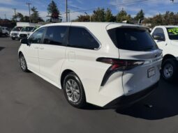 2024 Toyota Sienna LE Minivan **AWD**