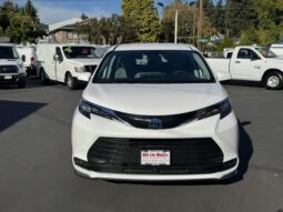 
										2024 Toyota Sienna LE Minivan **AWD** full									
