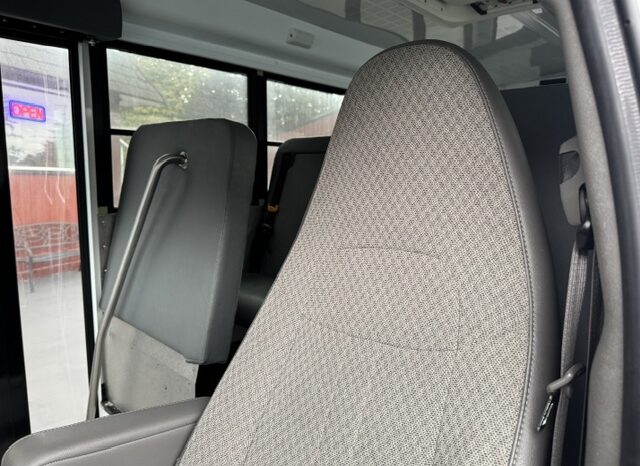 
								2013 Chevrolet Express 3500 **COLLINS BUS** full									