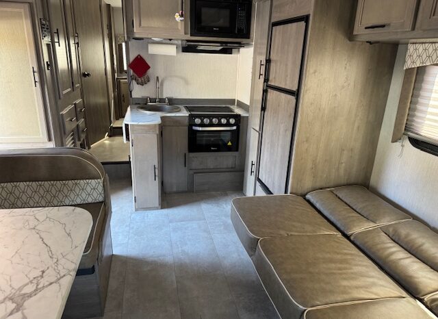 
								2019 Chevrolet Express 4500 Coachmen Freelander 26DS MotorHome full									
