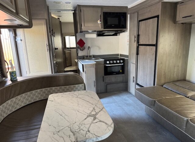 
								2019 Chevrolet Express 4500 Coachmen Freelander 26DS MotorHome full									