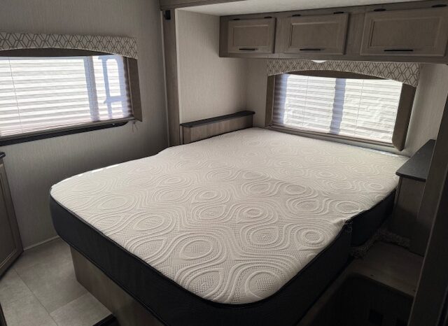 
								2019 Chevrolet Express 4500 Coachmen Freelander 26DS MotorHome full									