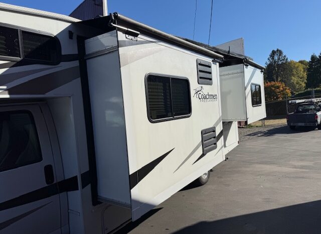 
								2019 Chevrolet Express 4500 Coachmen Freelander 26DS MotorHome full									